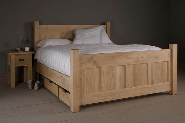 Giường ngủ gỗ đơn giản hiện đại